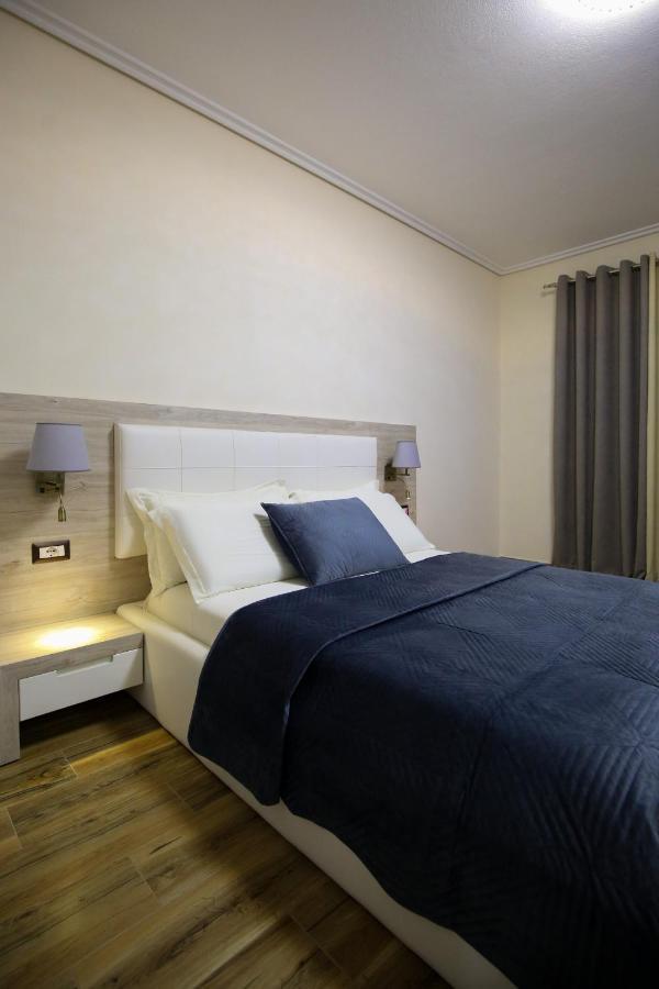 Hotel Vd Roleks Влёра Номер фото
