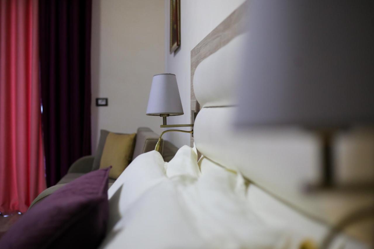 Hotel Vd Roleks Влёра Номер фото